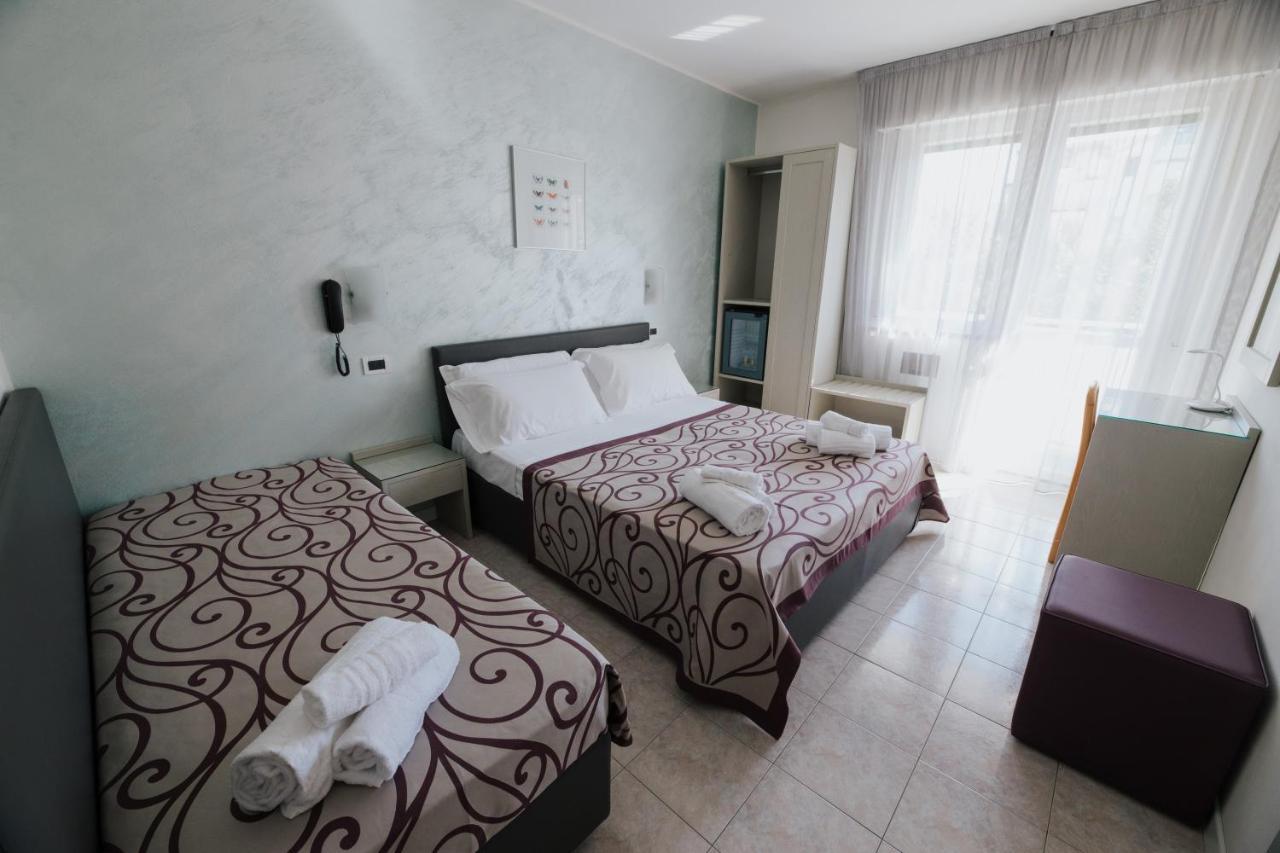 Hotel Gloria ลินญาโน ซับเบียโดโร ภายนอก รูปภาพ