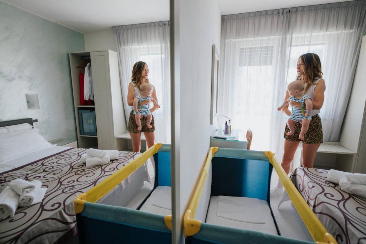 Hotel Gloria ลินญาโน ซับเบียโดโร ภายนอก รูปภาพ
