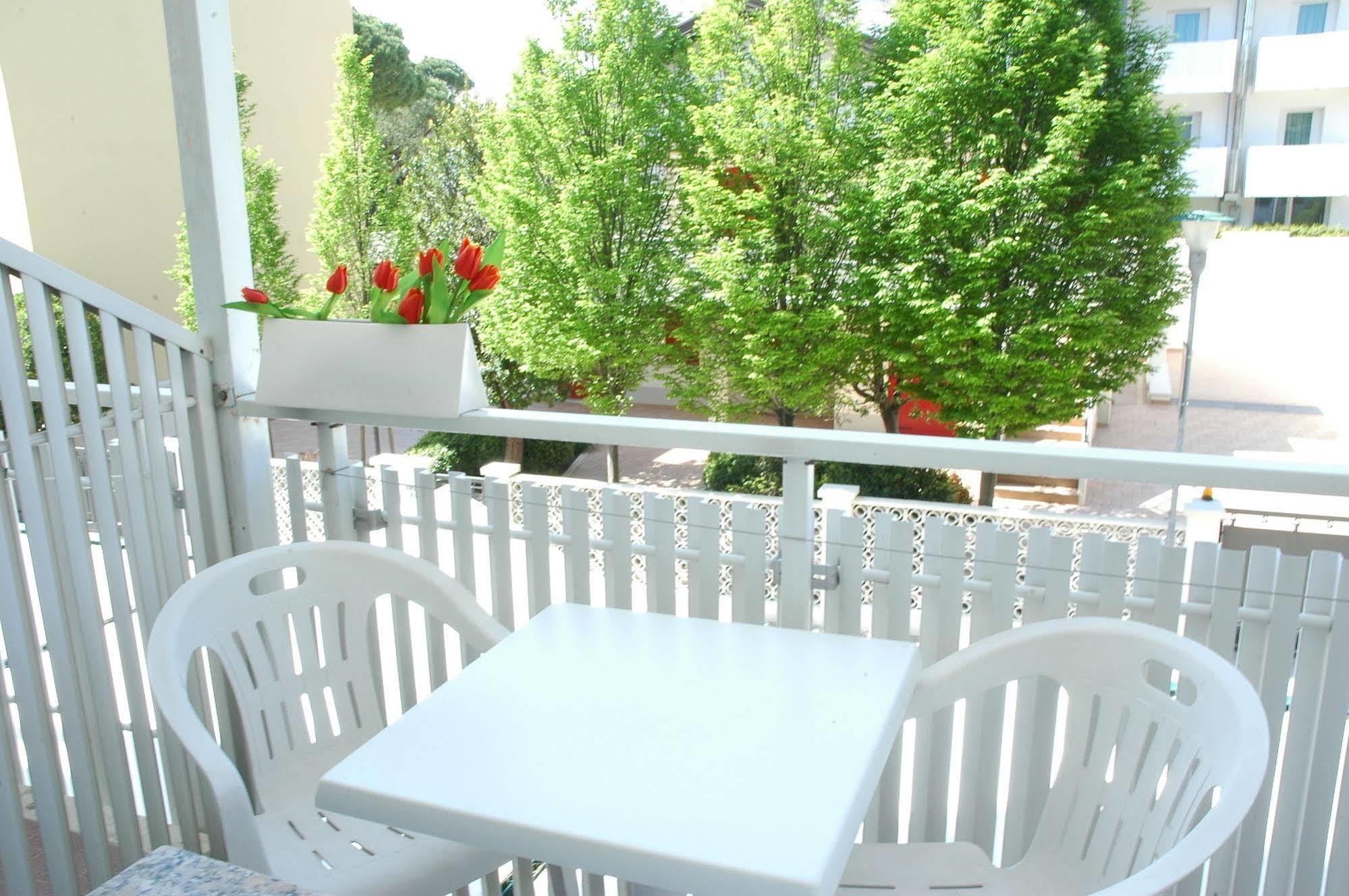 Hotel Gloria ลินญาโน ซับเบียโดโร ภายนอก รูปภาพ
