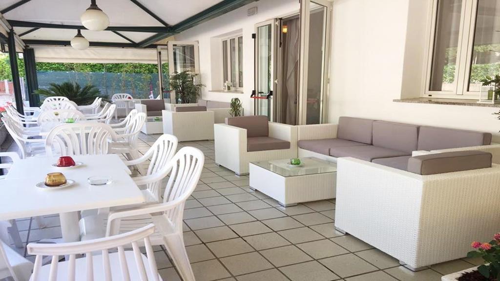 Hotel Gloria ลินญาโน ซับเบียโดโร ภายนอก รูปภาพ